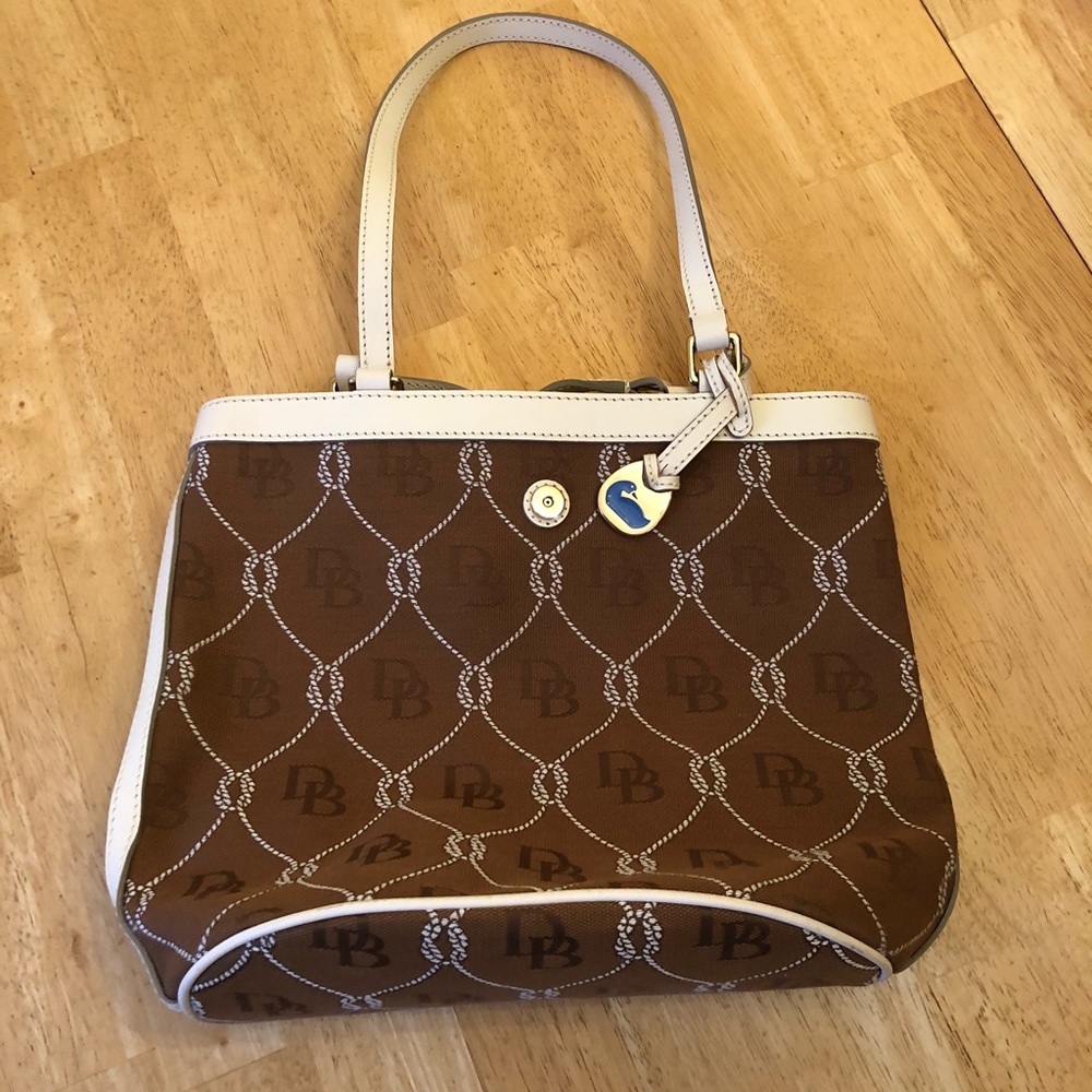 Dooney and bourke bag